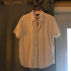 Linen short sleeve men’s shirt. Like new.